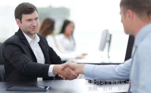 尺寸行李箱24寸行李箱多大,24寸行李箱与人对照图相关图片 尺寸行李箱24寸行李箱多大,24寸行李箱与人对照图相关图片