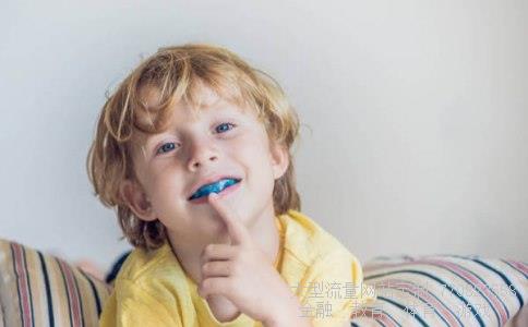 儿童房手绘-请问儿童房手绘墙用什么材料