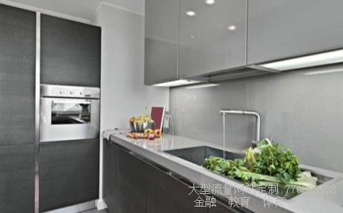 九鱼图-请问家和万事兴九鱼荷花钻石画挂客厅好吗