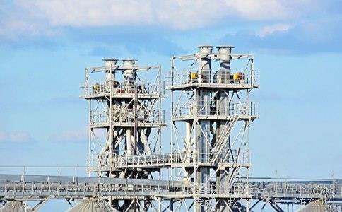 粉色壁纸-粉色蕾丝窗帘搭配什么灯