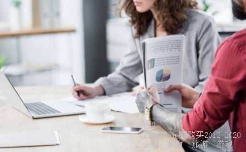 在“书香校园”的系列活动中,你一定读过许多名著吧。请你仿照下面甲同学的发言,也