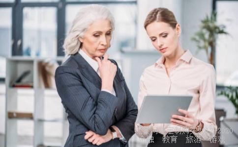 大学生就业难问题最早出现在哪一年？