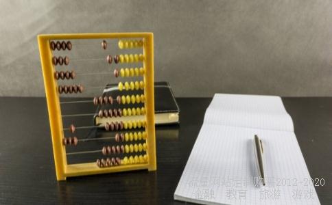 “一叶蔽目，不见泰山”这句话说明了光在均匀介质中是沿