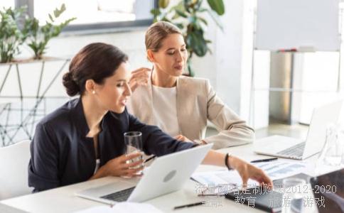 “你在看孤独的风景”翻译成英文