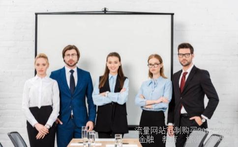 在珍爱网上注册了，等待我的那个他的到来，朋友们，祝福我吧。