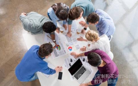 浅谈男版《天鹅湖》编创手法及其特点